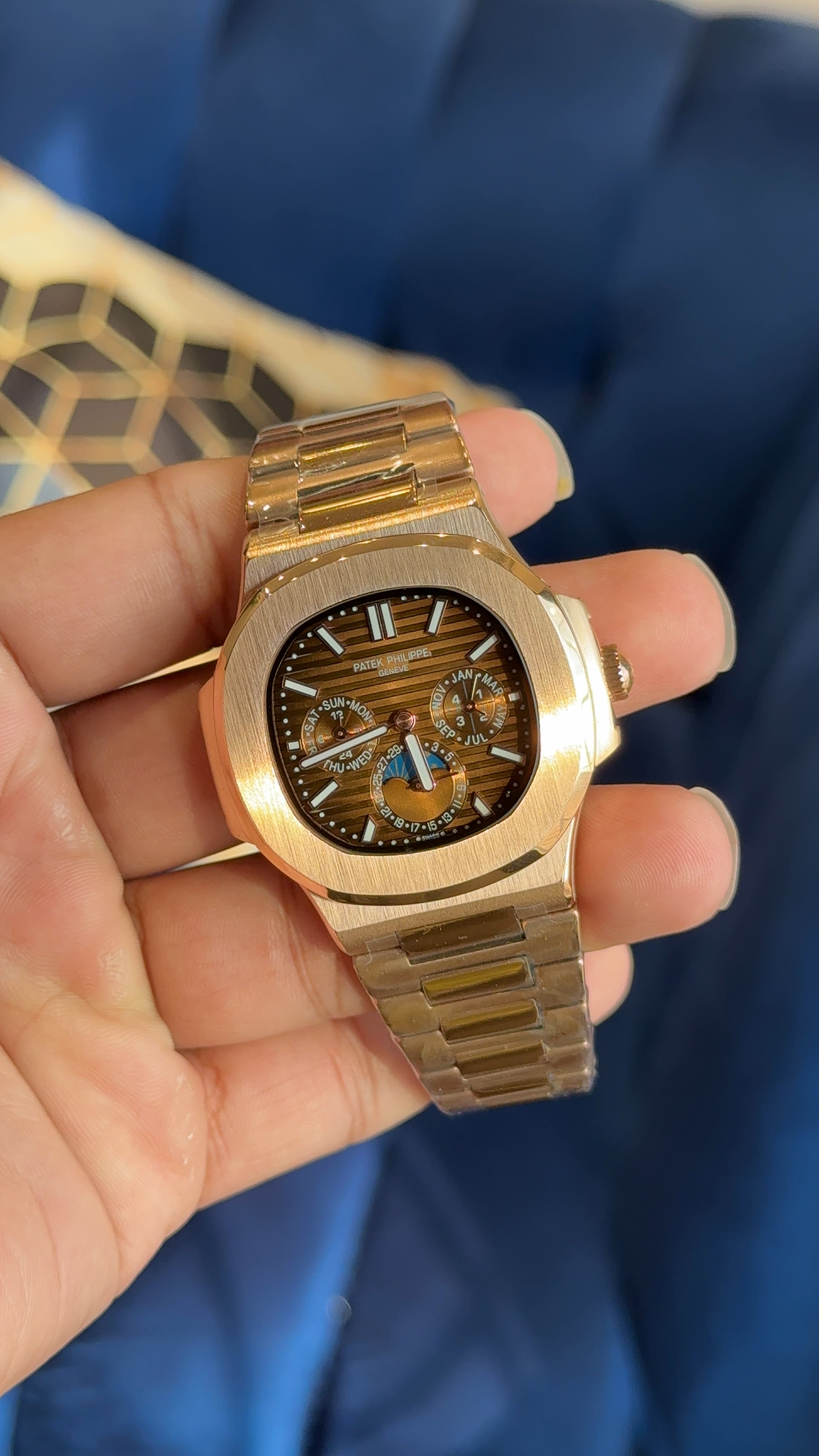 Pp auto rose chain choco dial moonphase